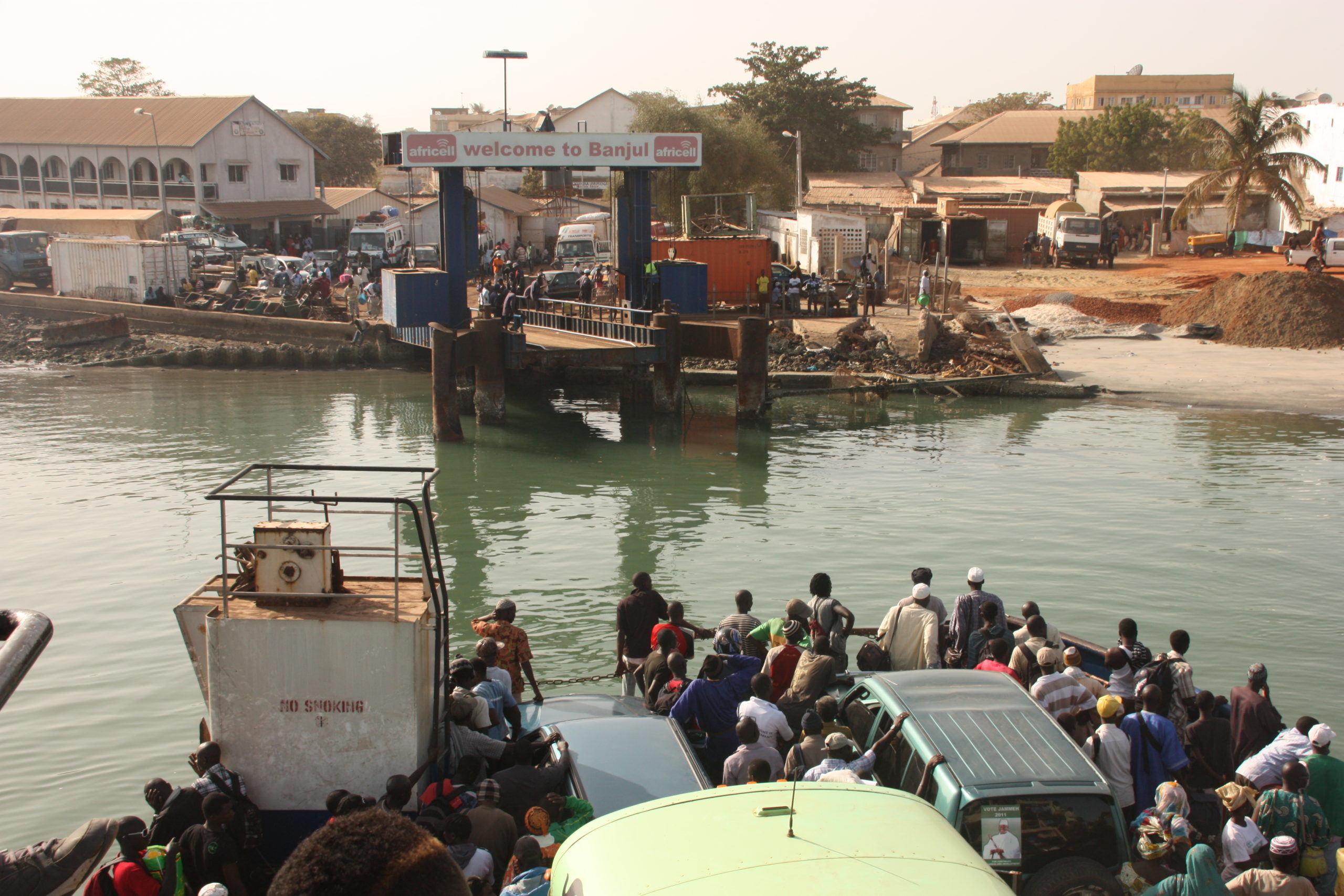 Ferry_arriving_in_Banjul,_The_Gambia