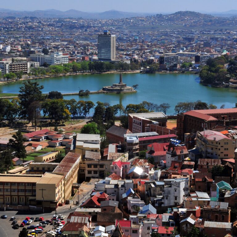 10 Things you should know | Protecting health and wellbeing from extreme heat in African cities